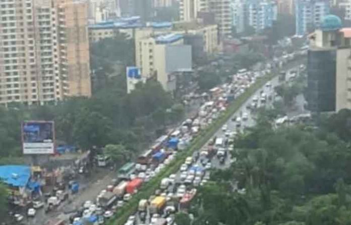 traffic jam in ghodbunder road