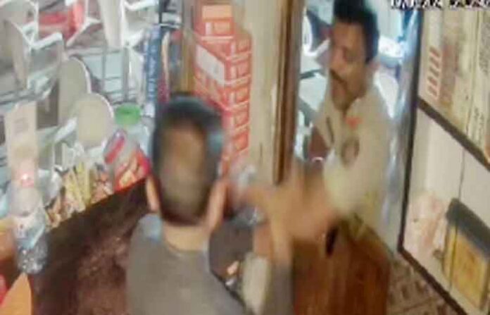 bhandara-police-officer-slams-tea-vendor-video-captured-on-cctv-camera