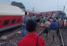 Howara-CSMT Express derailed
