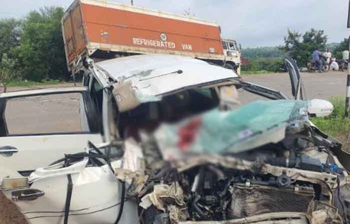 Truck and car collide on Nagar-Daund highway; One killed, two injured