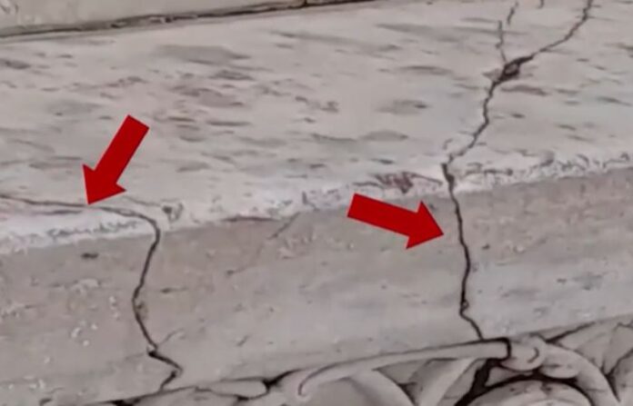 multiple-cracks-appear-on-taj-mahal-after-rain-pounds-agra