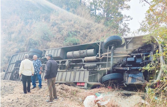 लग्नाच्या वऱ्हाडावर काळाचा घाला; पाच ठार, 27 जखमी