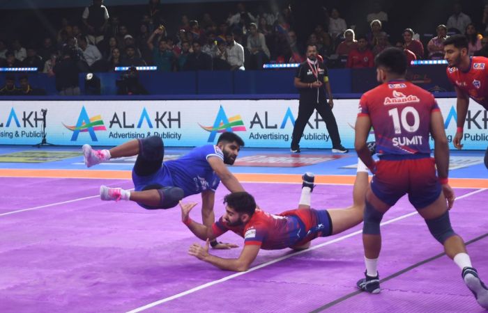 Pro Kabbadi – अखेरच्या क्षणी हरियाणा स्टिलर्स अंतिम फेरीत, यूपी योद्धाजवर 28-25 गुण फरकाने सरशी