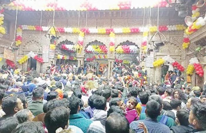 स्कर्ट, बर्मुडा घातल्यास मंदिरात नो एन्ट्री! मथुरेतील बांकेबिहारी मंदिराचा निर्णय